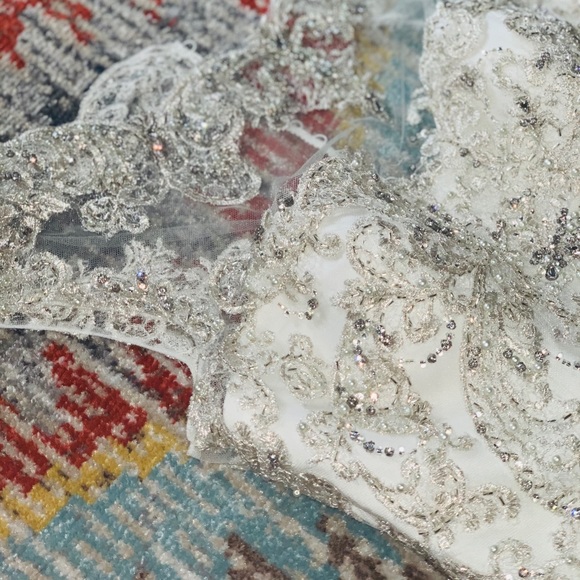 NEW size 4-6 crystal beaded princess wedding gown - Picture 3 of 6